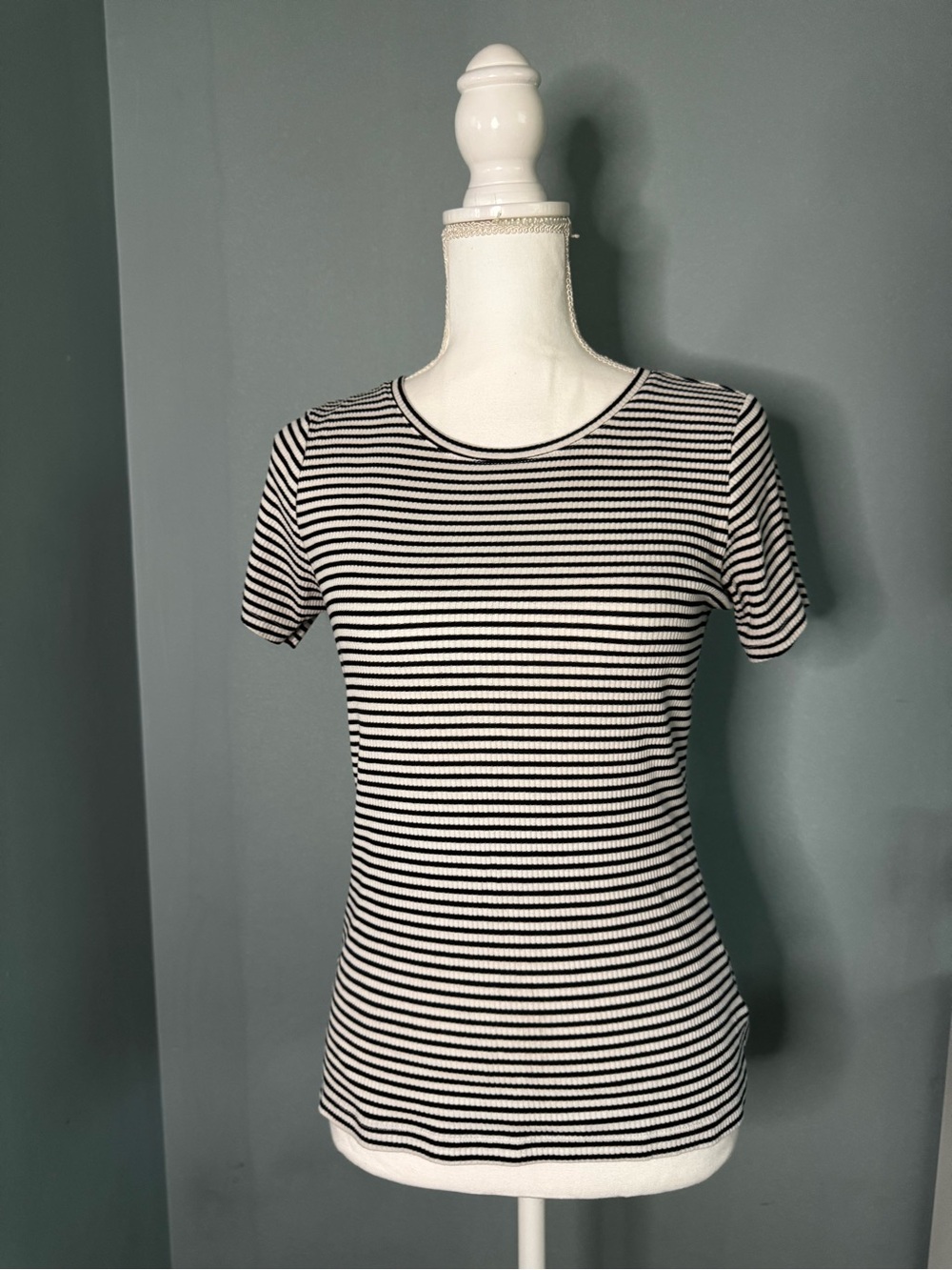 Old Navy Black White Striped Short Sleeve Tee Basic Ribbed Stripe Medium